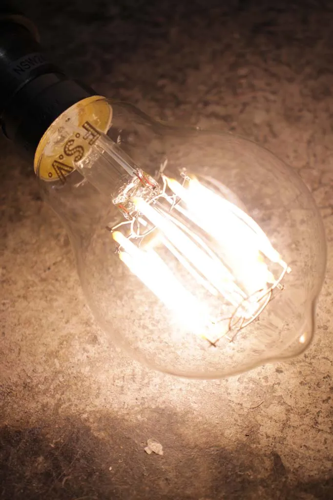 6W B22 Filament LED A60 Round 3000K Bulb Dimmable