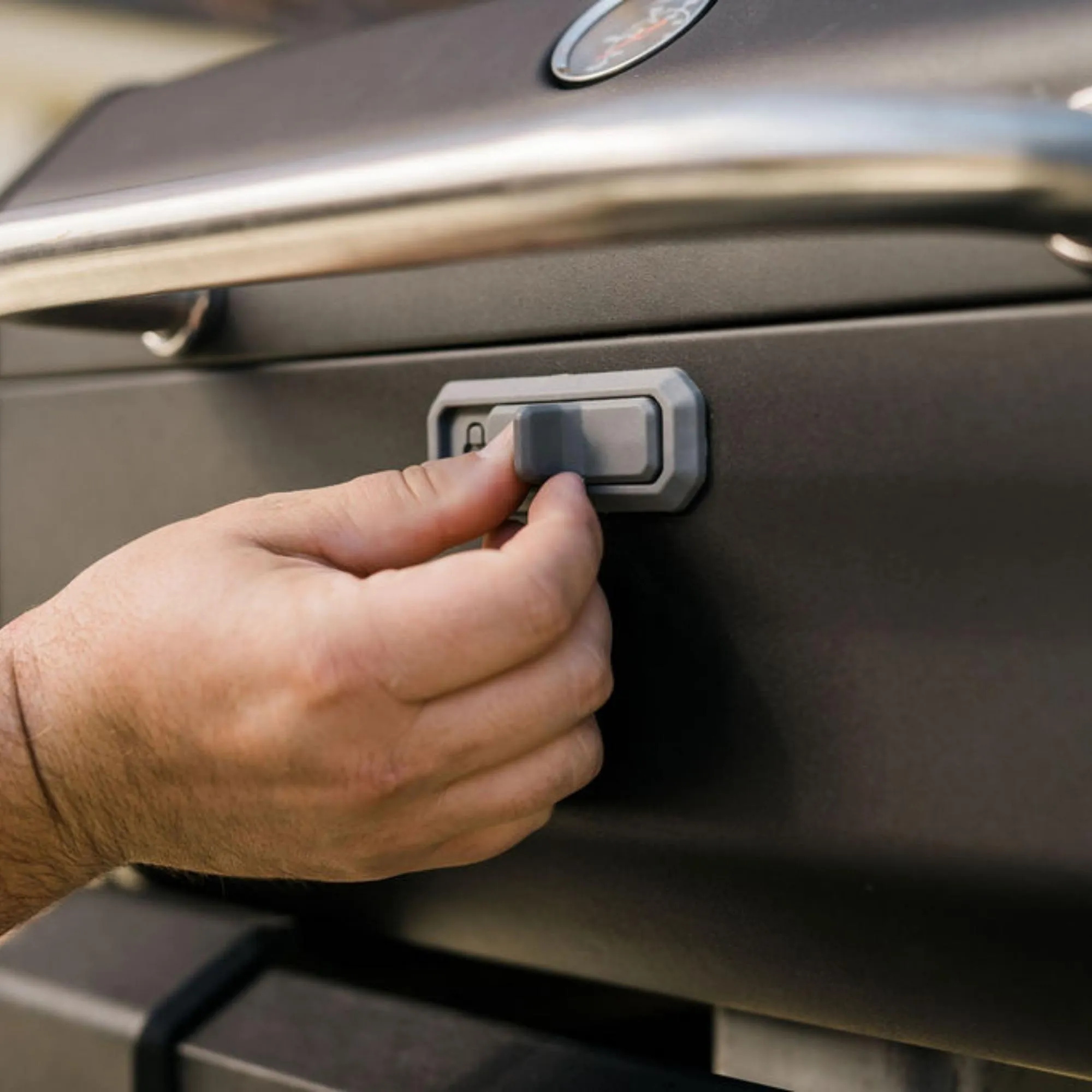 Masterbuilt Portable Charcoal BBQ with Cart