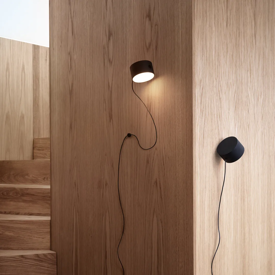 Post Wall Lamp