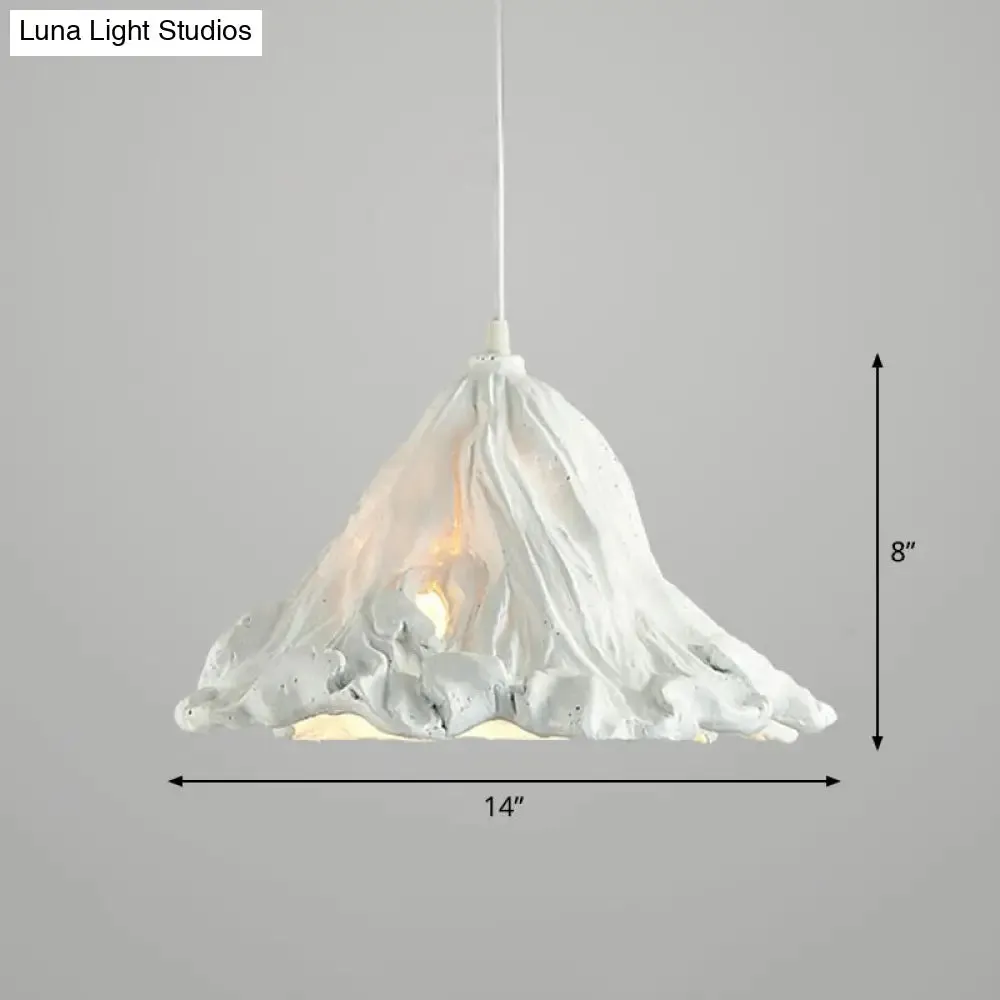 Resin Lotus Leaf Pendant Light - Artistic Single-Bulb Hanging Fixture for Restaurants